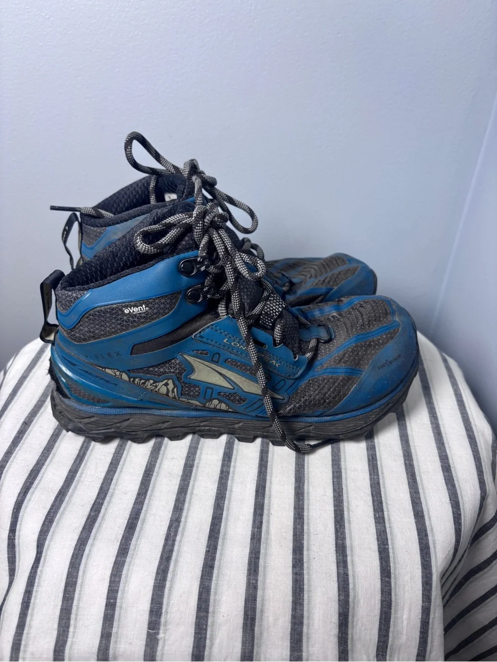 Altra Lone Peak 4 Mid RSM hiking boots size 6.5